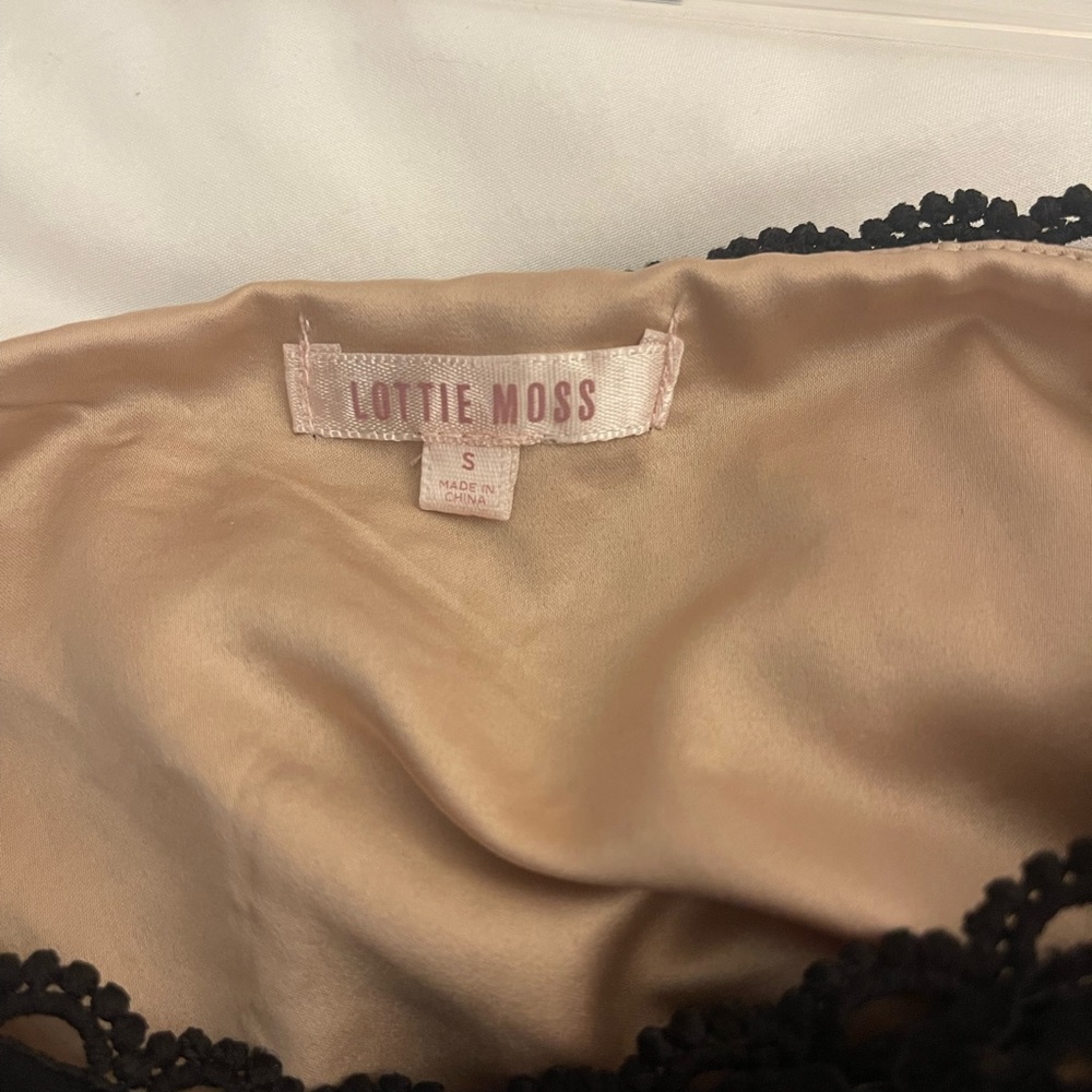Lace top - Picture 2 of 2